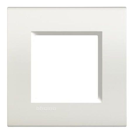 MARCO 1 ELEMENTO BLANCO BTICINO LIVINGLIGHT LNA4802BI